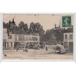 DONNEMARIE : la place du marché - très bon état