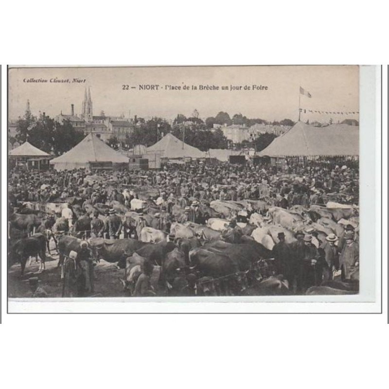 NIORT - Place de la Brèche un jour de foire - très bon état