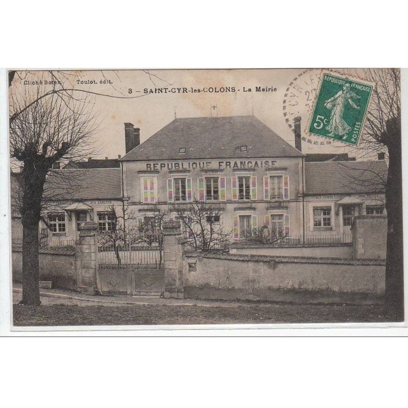 SAINT CYR LES COLONS : la mairie - très bon état
