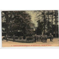 Institution Saint Nicolas - par Rueil - un coin du parterre - très bon état