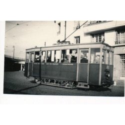 VERSAILLES : "photo environ 1950 format et papier CPA" tramway 11 chesnay marché mairie gare des chantie - tres bon etat