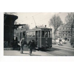 VERSAILLES : "photo environ 1950 format et papier CPA" tramway 11 porchefontaines personnages voitures - tres bon etat