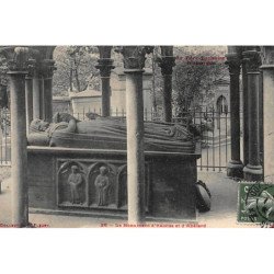 PARIS : le monument d'heloise et d'abelard - tres bon etat