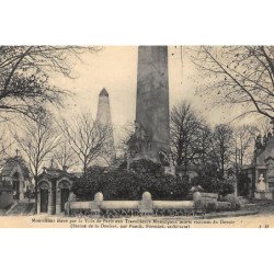 PARIS : tombeaux historiques pere-lachaise monuments eleve aux travailleurs municipaux - tres bon etat