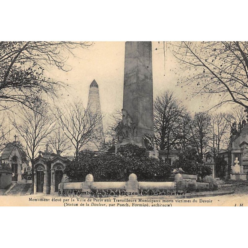 PARIS : tombeaux historiques pere-lachaise monuments eleve aux travailleurs municipaux - tres bon etat