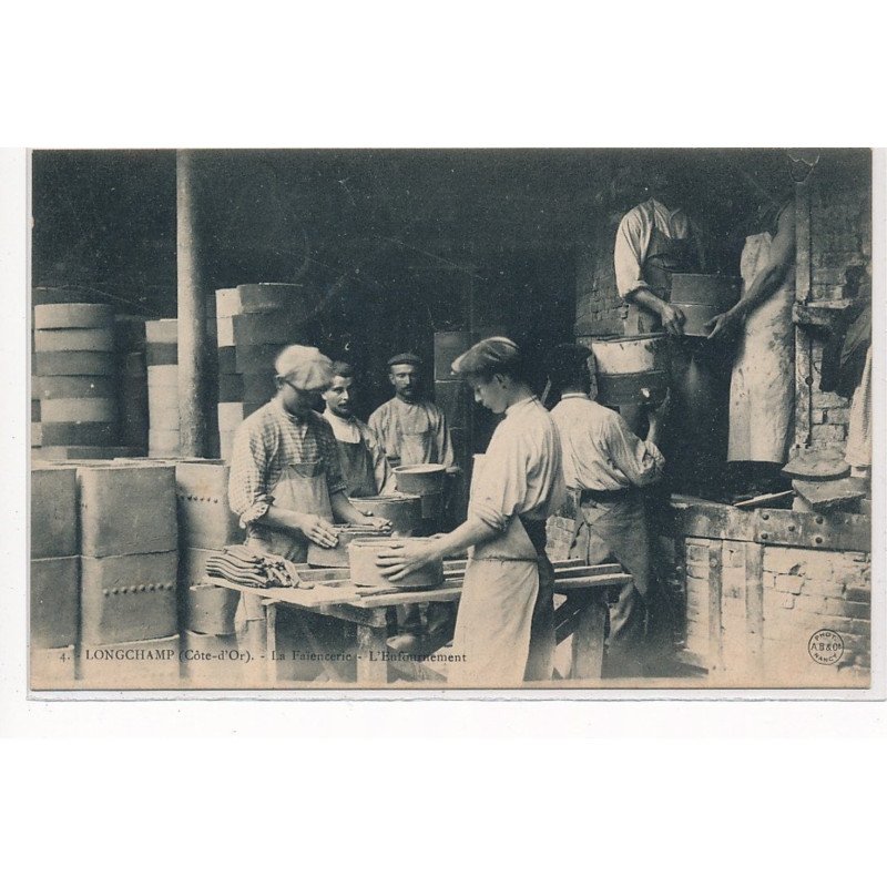 LONGCHAMP : la faiencerie, l'enfournement - tres bon etat