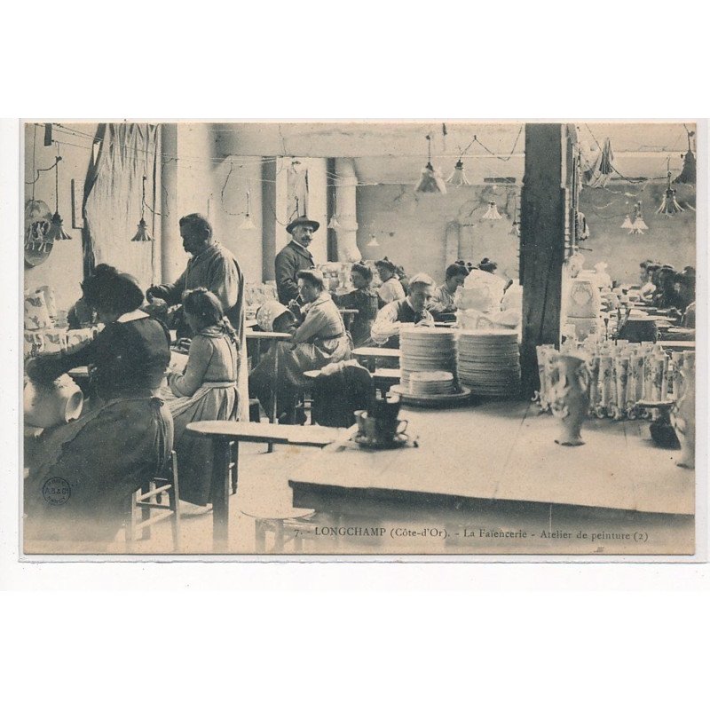 LONGCHAMP : la faiencerie, atelier de peinture - tres bon etat