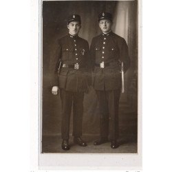 PARIS : policiers - tres bon etat