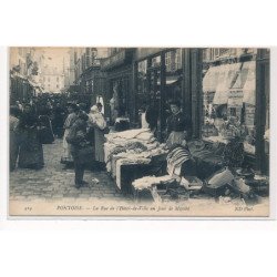 PONTOISE : la rue de l'hotel-de-ville un jour de marché - tres bon etat