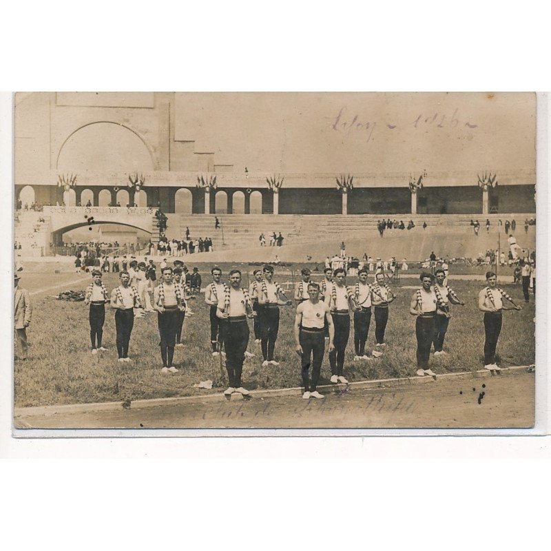 LYON : club de gymnastique - tres bon etat