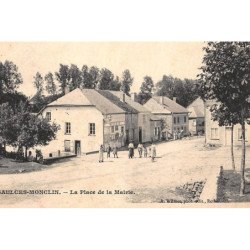 SAULCES-MONCLIN : la place de la mairie - tres bon etat