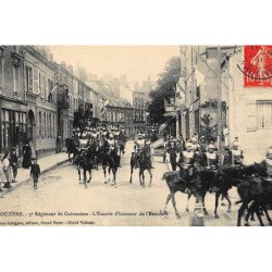 VOUZIERS : 3e regiment de cuirassiers l'escorte d'honneur de l'etendard - tres bon etat