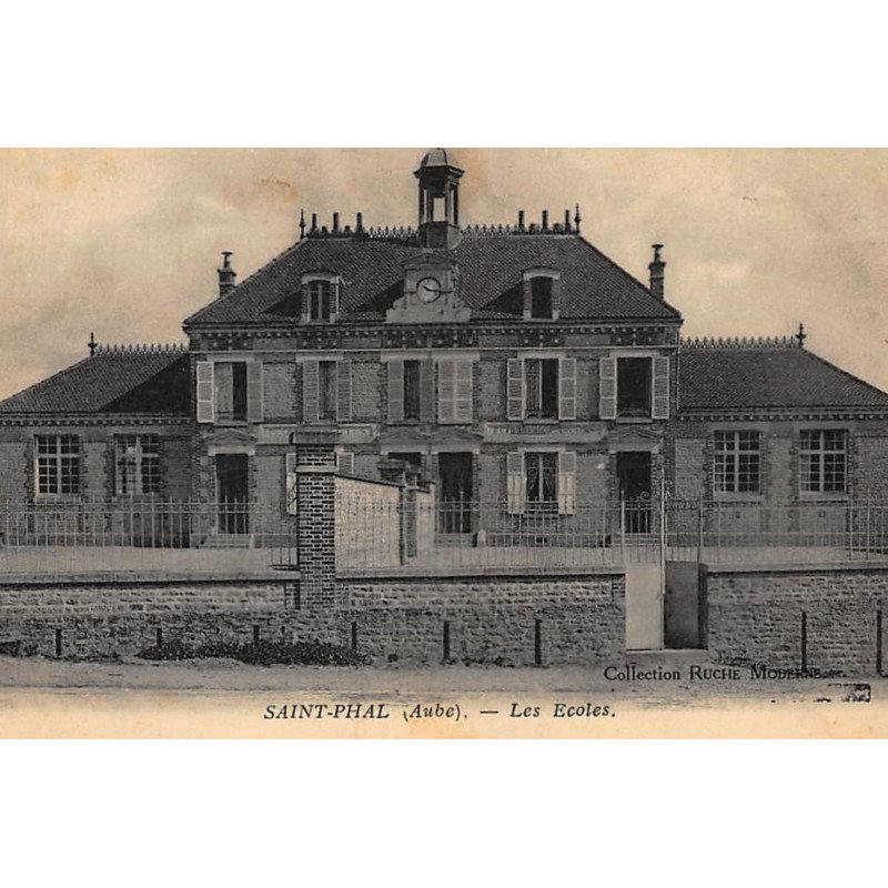 SAINT-PHAL : les ecoles - tres bon etat