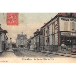 MERY-sur-SEINE : a rue de l'hotel de ville - tres bon etat