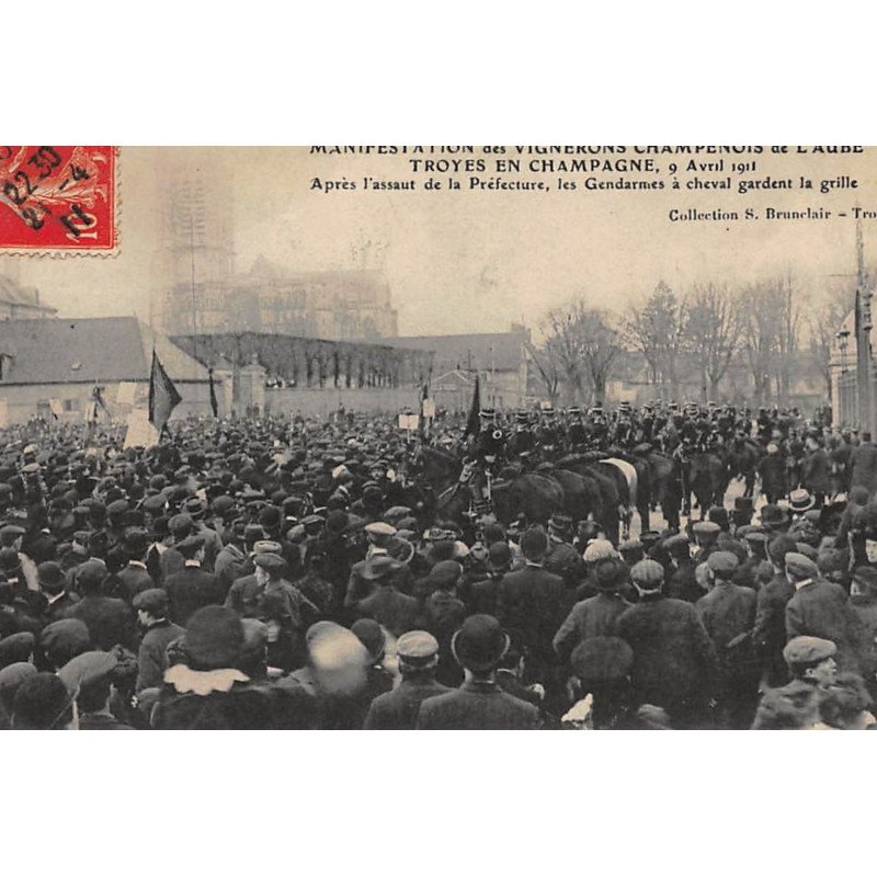 TROYES : manifestation des vignerons champenois de l'aube - tres bon etat