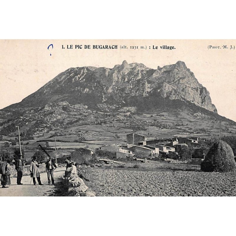 BUGARACH : le pic et le village - tres bon etat