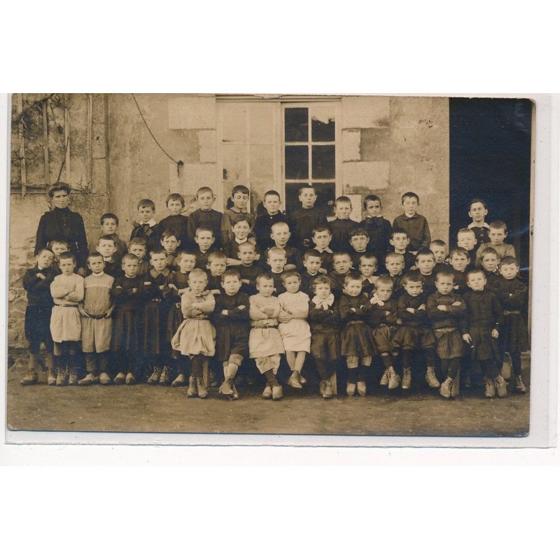 AVERTON : ecole, groupe de garcon - tres bon etat