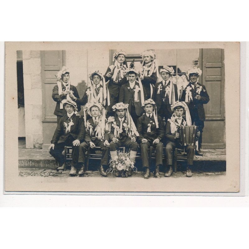 AVERTON : conscrits - tres bon etat