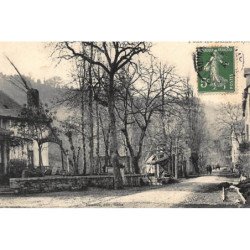 PONT-les-BAINS : vue interieur du village - tres bon etat