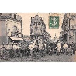 TOURS - Fêtes - CAVALCADE - Véloce Club de Tours  - très bon état