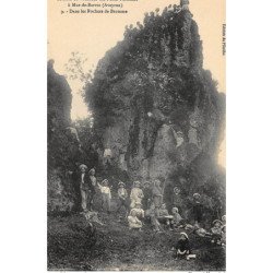 MUR-de-BARREZ : colonie de vacances des petits parisiens à mur-de-barrez dans les rochers de bromme - tres bon etat