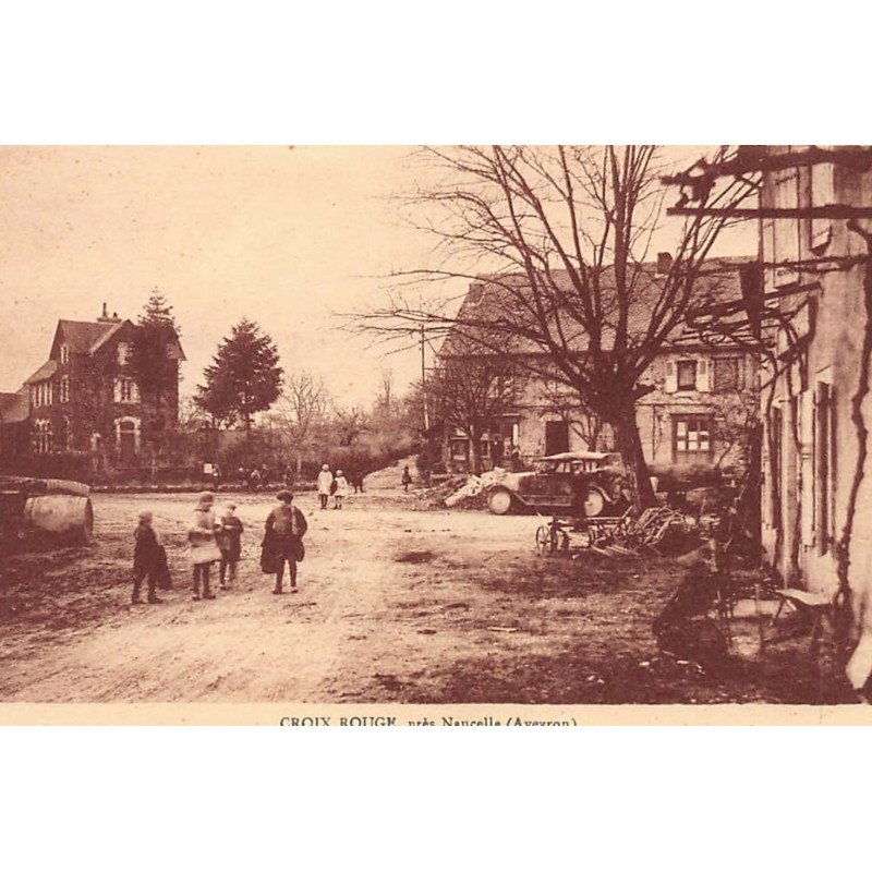 CROIX ROUGE : interieur du village - tres bon etat