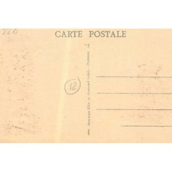 CROIX ROUGE : interieur du village - tres bon etat