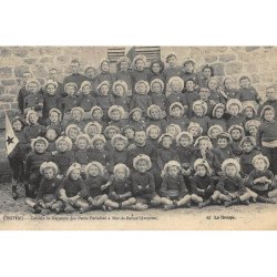 MUR-de-BARREZ : colonie de vacances des petits, le groupe - tres bon etat