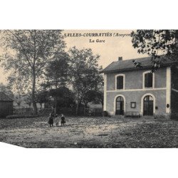 SALLES-COURBATIES : la gare - tres bon etat