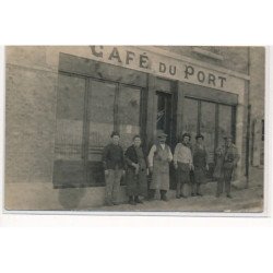 AISNE : café du port sur la place du port - tres bon etat
