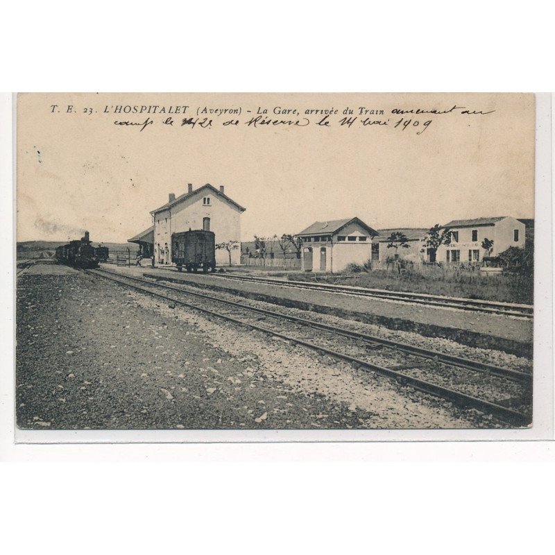 L'HOSPITALET : la gare, arrivée du train - tres bon etat
