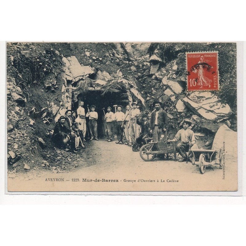 MUR DE BARREZ : groupe d'ouvrieres à la cadene - tres bon etat