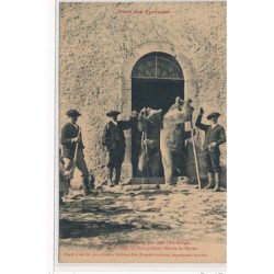 COMINAC : inventaire de cominac, a l'appel des cloches les ours gardent l'enrée de l'eglise - tres bon etat