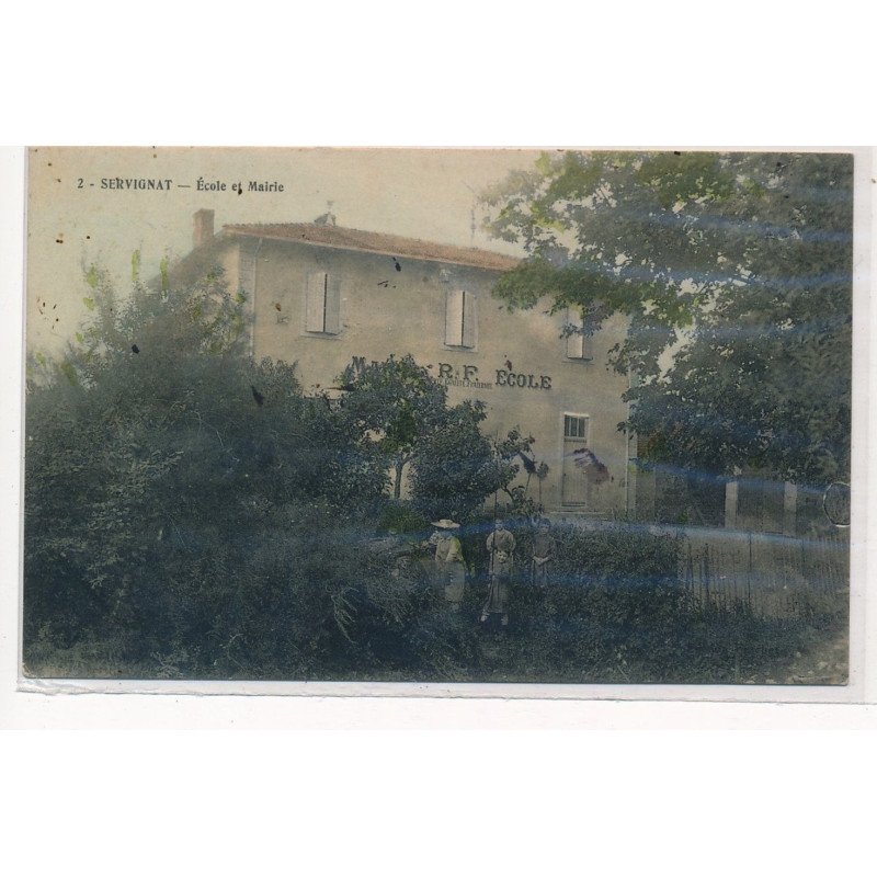 SERVIGNAT : école et mairie - tres bon etat