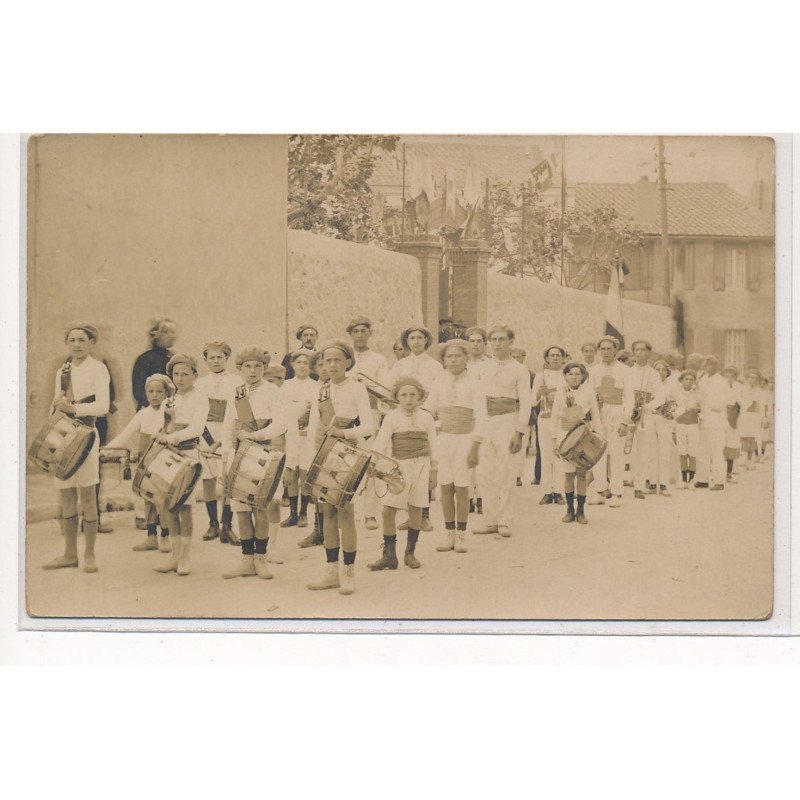 MARSEILLE : l'avant garde S.A.C. fete de jeane d'arc 1921 - tres bon etat