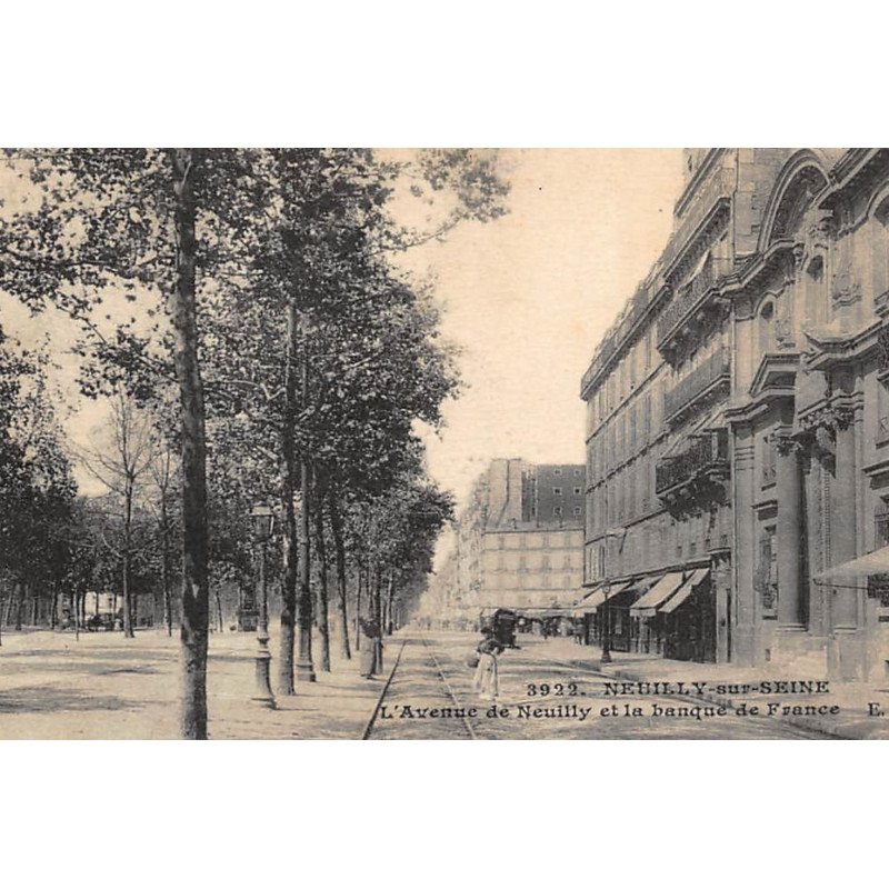 NEUILLY-sur-SEINE : l'avenue de neuilly et la banque de france - tres bon etat