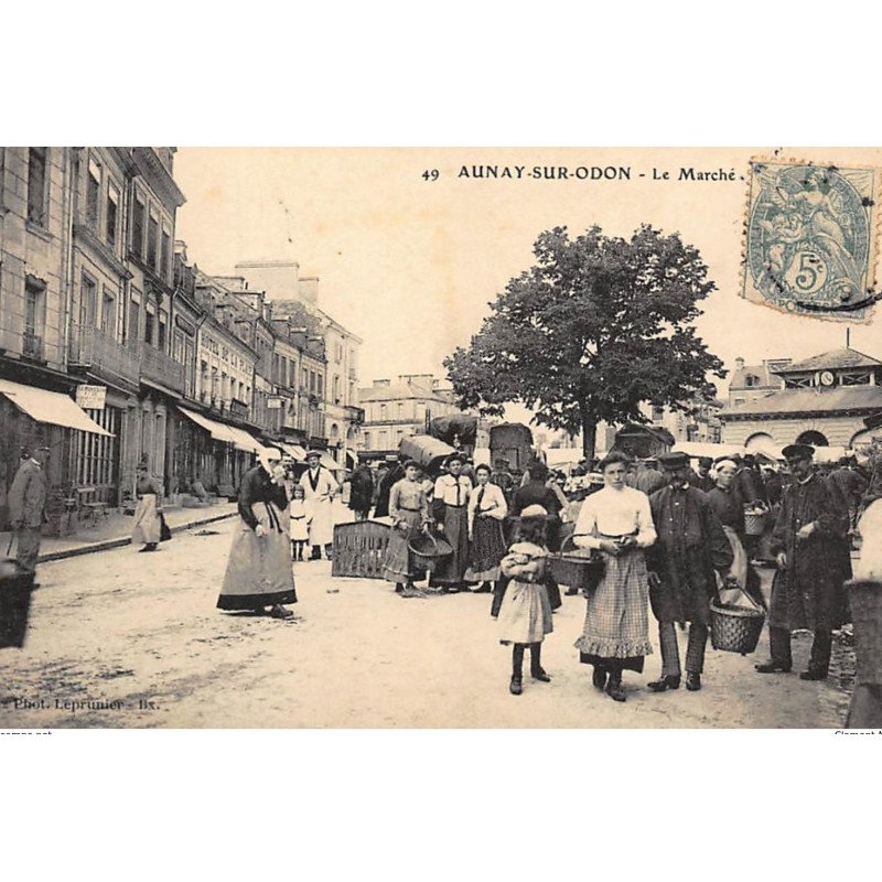 AUNAY-sur-ODON : le marché - tres bon etat
