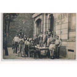 CARTE PHOTO A LOCALISER : cantine du depot, chambres, meubles, personnages, apéro - tres bon etat