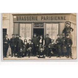 CARTE PHOTO A LOCALISER : brasserie parisienne C. Jolibois, personnages - tres bon etat