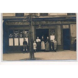 CARTE PHOTO A LOCALISER : paris?café des pyrenees liqueurs de marques picolot et beaujolais, lait chaud - tres bon etat