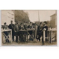 CARTE PHOTO A LOCALISER : bourges(?) militaires - tres bon etat