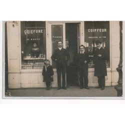 CARTE PHOTO A LOCALISER : paris(?) coiffeur de mariée Fernand, ondulation au fer, salon de coiffure - tres bon etat