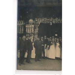 CARTE PHOTO A LOCALISER : paris(?) boucherie charcuterie saucissons - tres bon etat