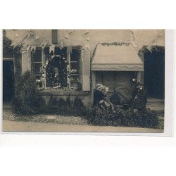 CARTE PHOTO A LOCALISER : personnages - tres bon etat