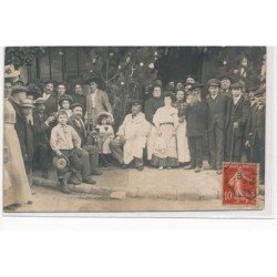 CARTE PHOTO A LOCALISER : café, fete - tres bon etat