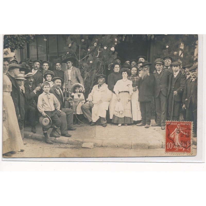 CARTE PHOTO A LOCALISER : café, fete - tres bon etat