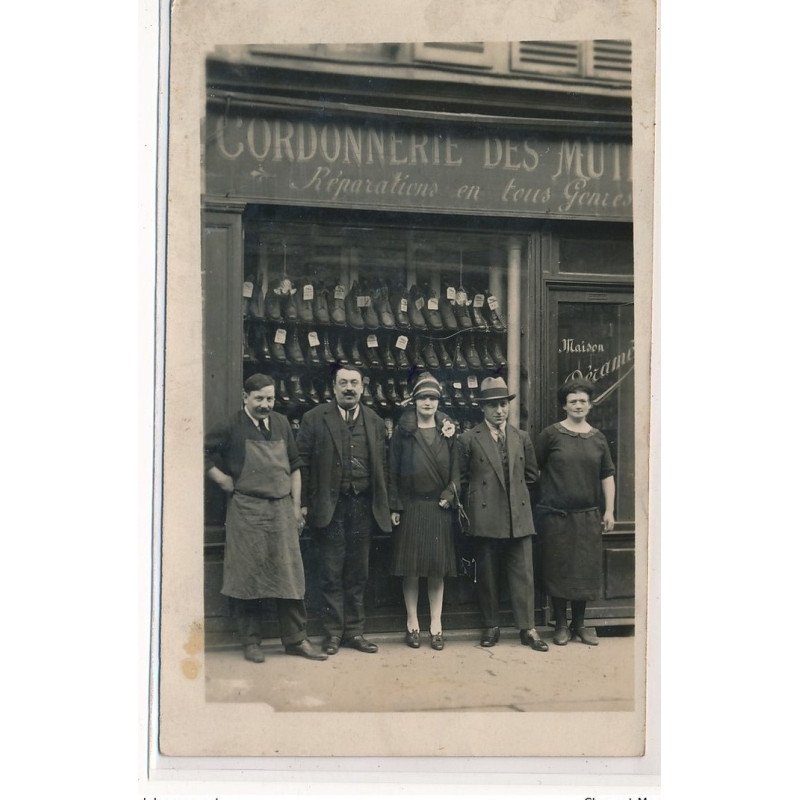 PARIS 13ème : carte photo cordonnerie DERAME au 208 rue de Tolbiac, réparations en tout genre - tres bon etat