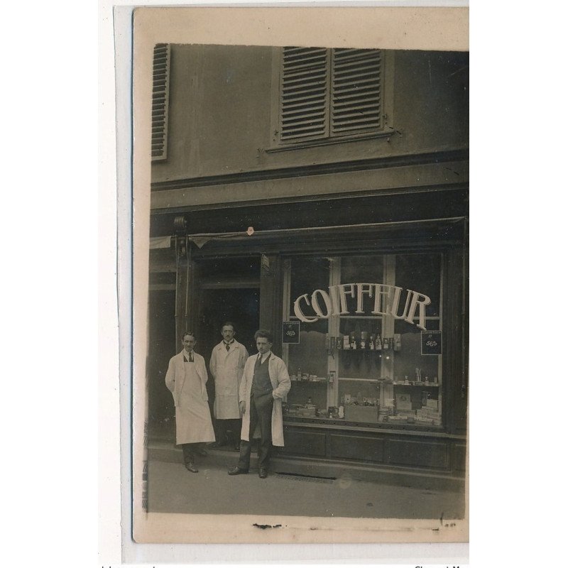 CARTE PHOTO A LOCALISER : paris(?) coiffeur - tres bon etat
