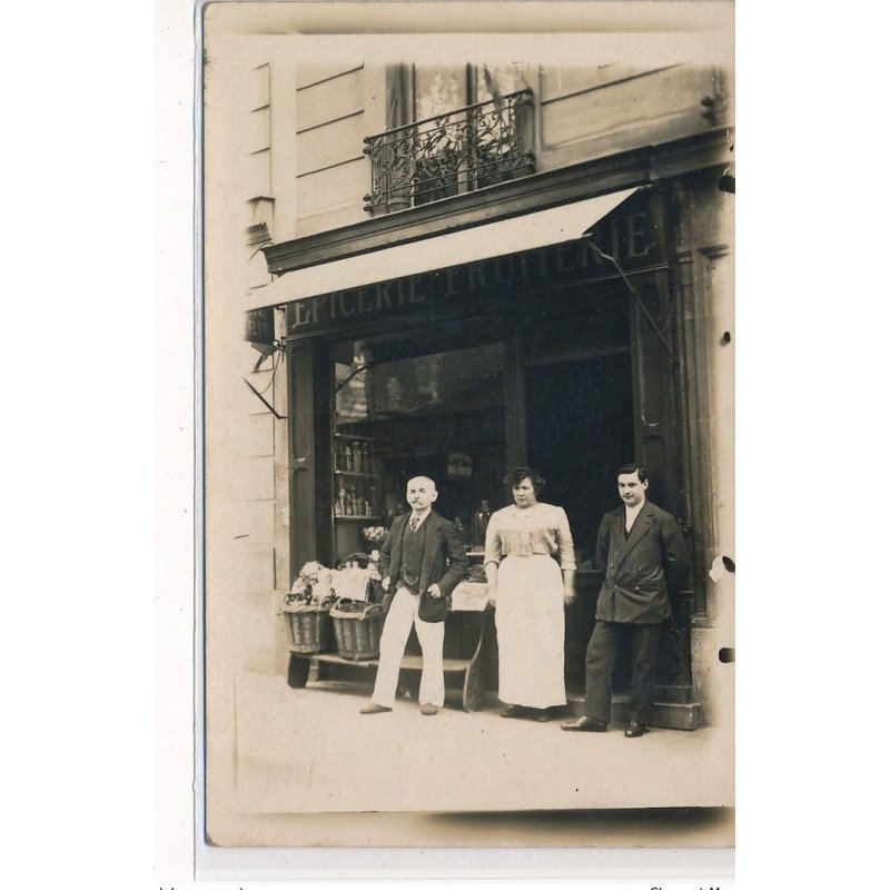 CARTE PHOTO A LOCALISER : paris(?) epicere, fruiterie - tres bon etat