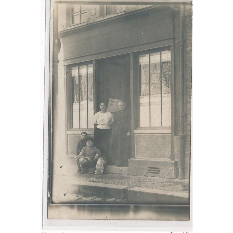 CARTE PHOTO A LOCALISER : paris(?) repasseur croset - tres bon etat